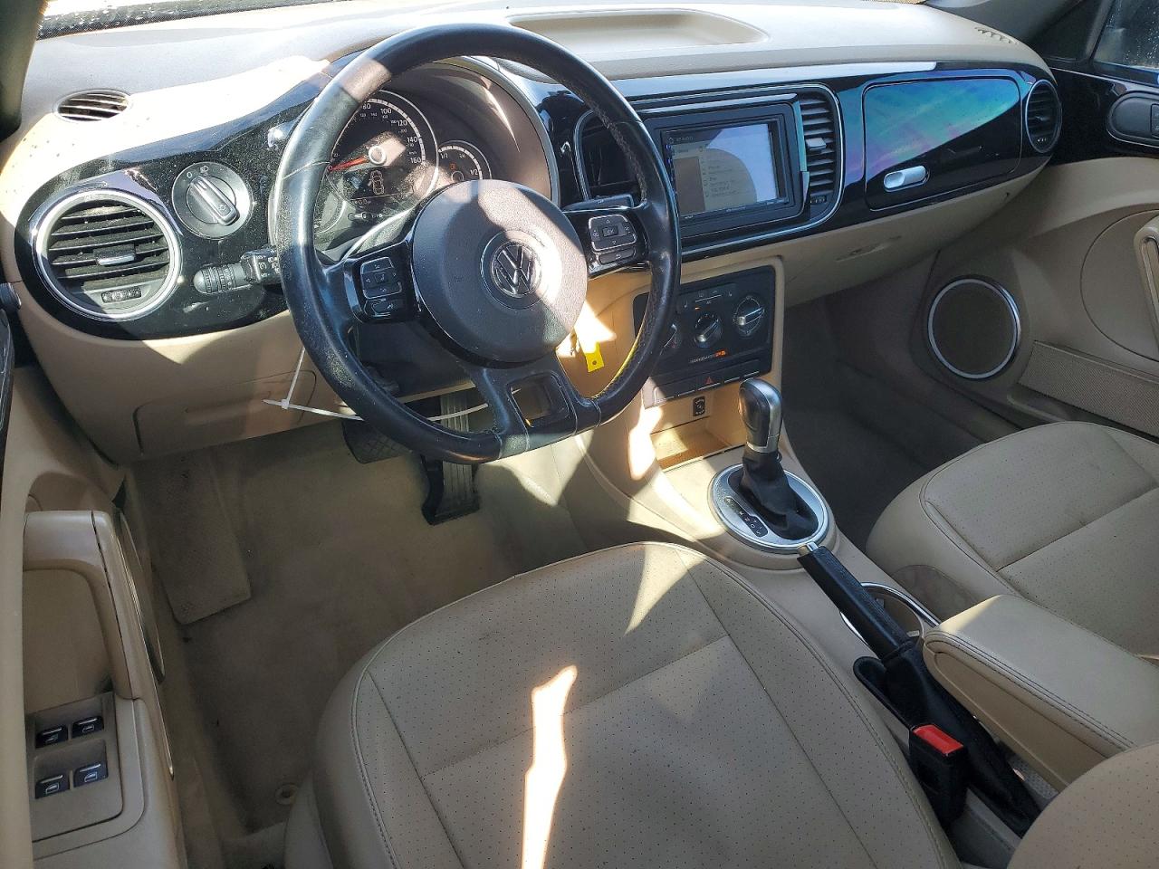 2015 VOLKSWAGEN BEETLE 1.8T photo 15
