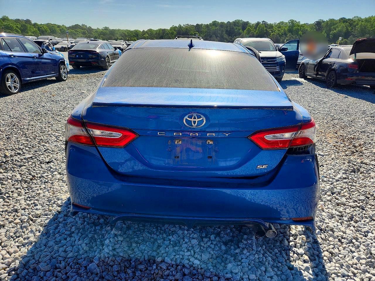 2019 TOYOTA CAMRY SE photo 11