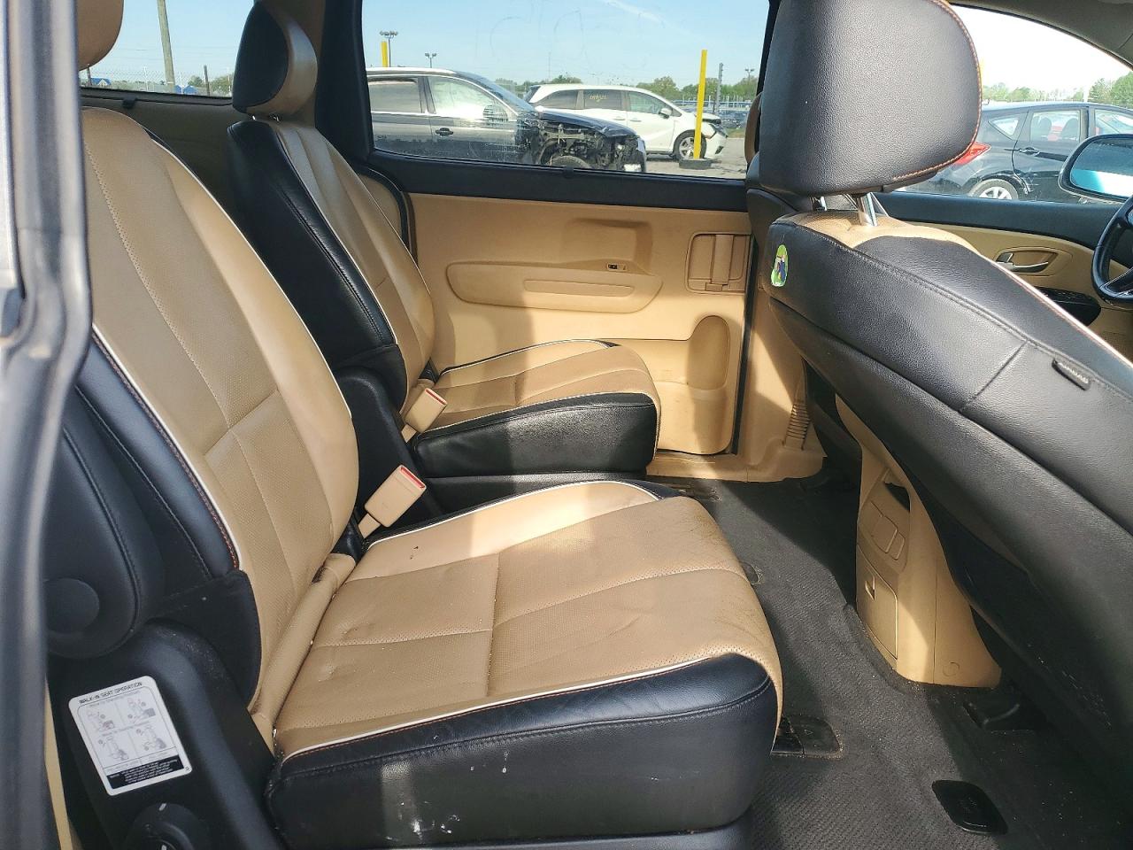 2017 KIA SEDONA LX photo 31