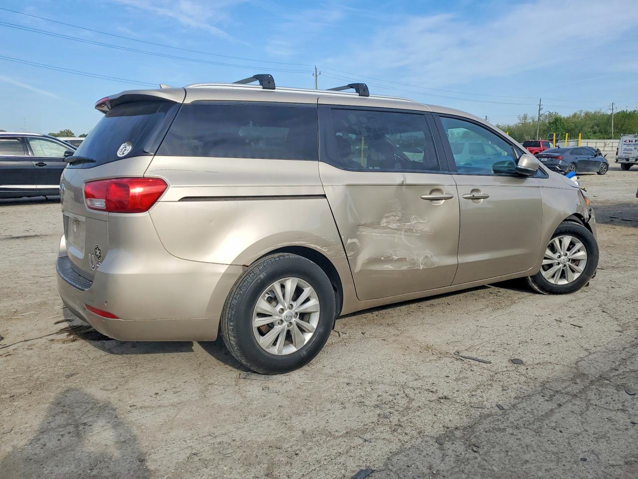 2017 KIA SEDONA LX photo 7