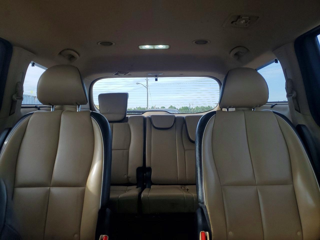 2017 KIA SEDONA LX photo 28