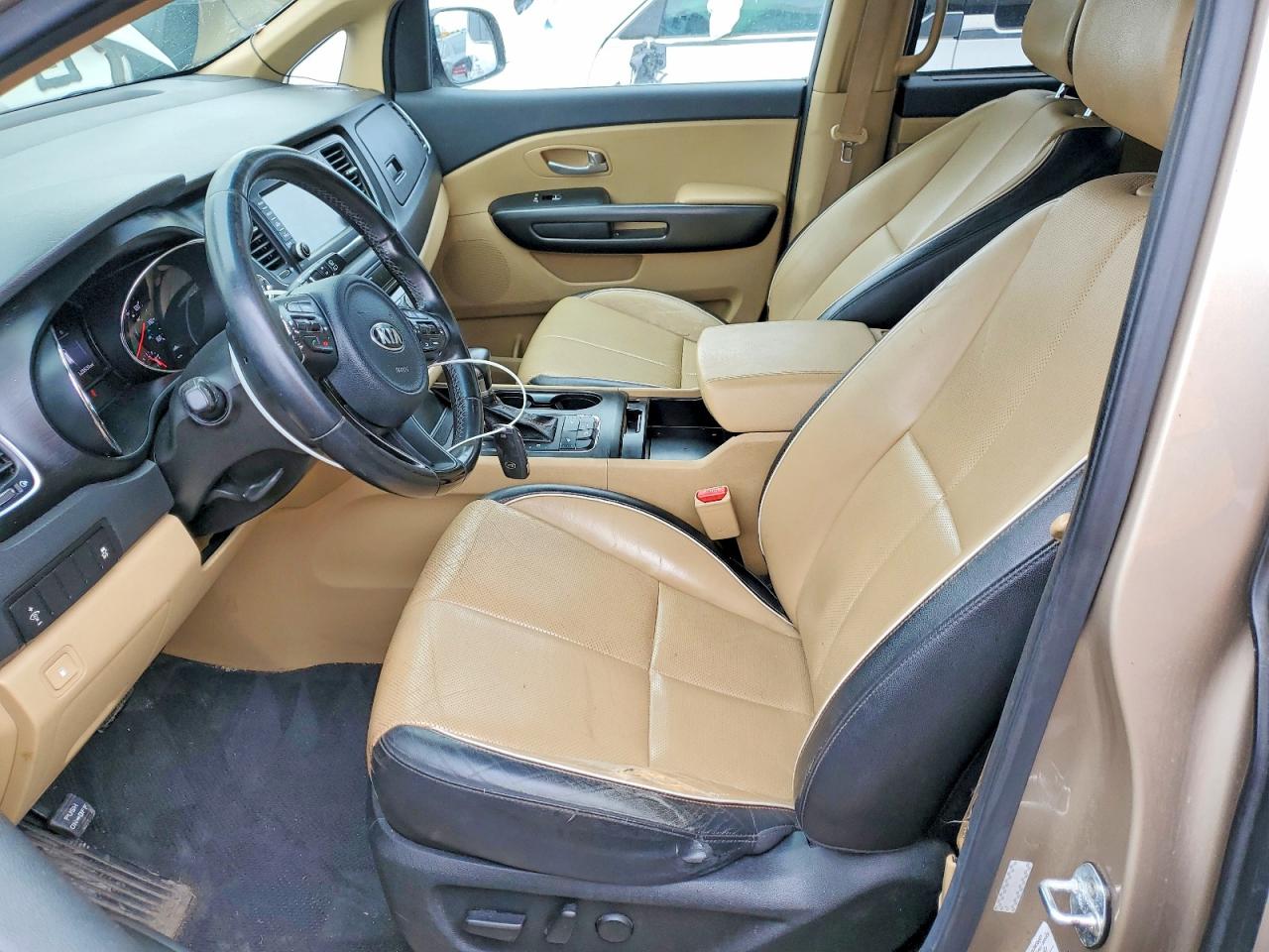 2017 KIA SEDONA LX photo 19