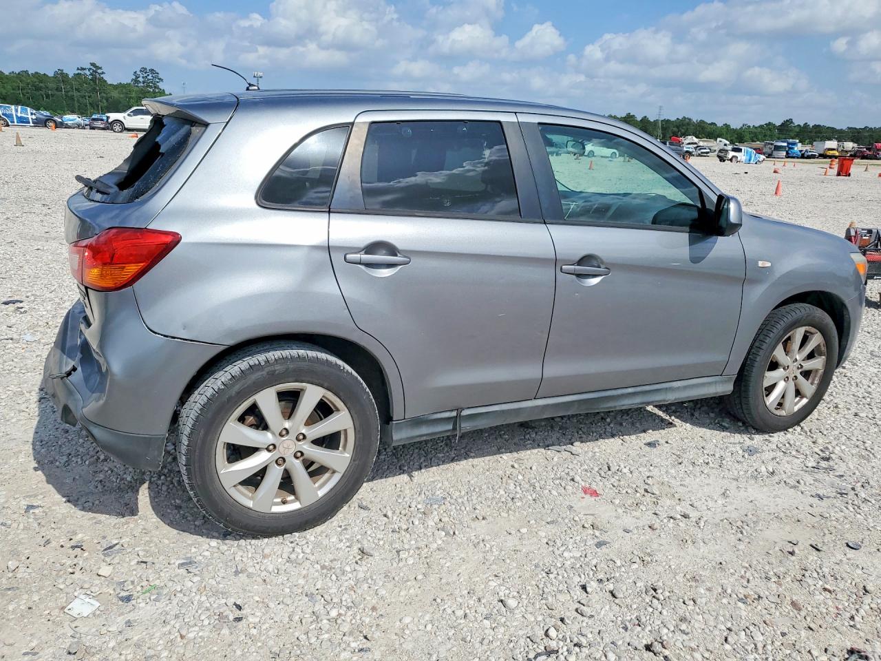 2015 MITSUBISHI OUTLANDER SPORT ES photo 5