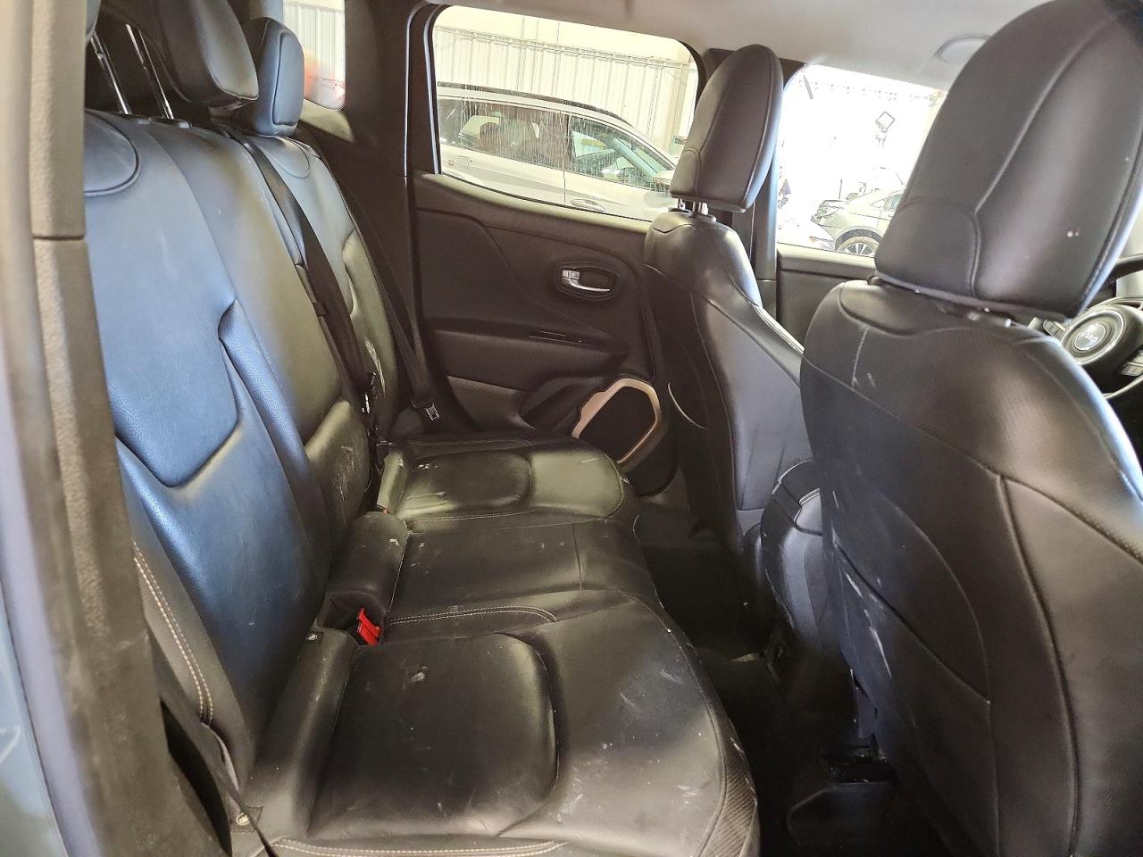 2017 JEEP RENEGADE LIMITED photo 31