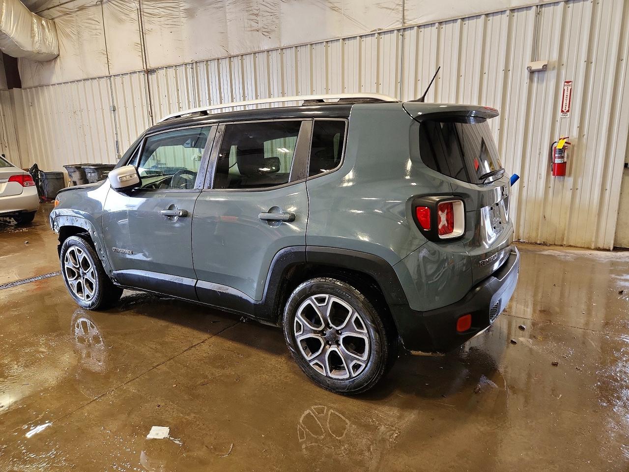 2017 JEEP RENEGADE LIMITED photo 4