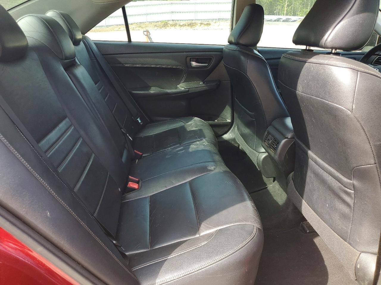 2016 TOYOTA CAMRY XLE photo 19