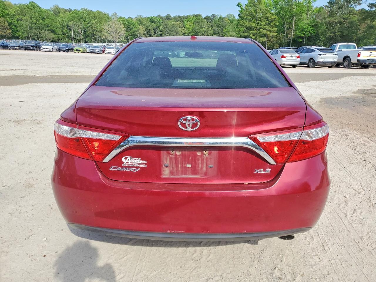 2016 TOYOTA CAMRY XLE photo 11