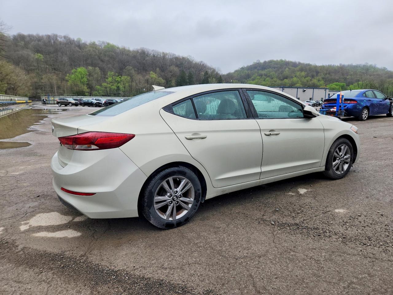 2017 HYUNDAI ELANTRA VALUE EDITION photo 5