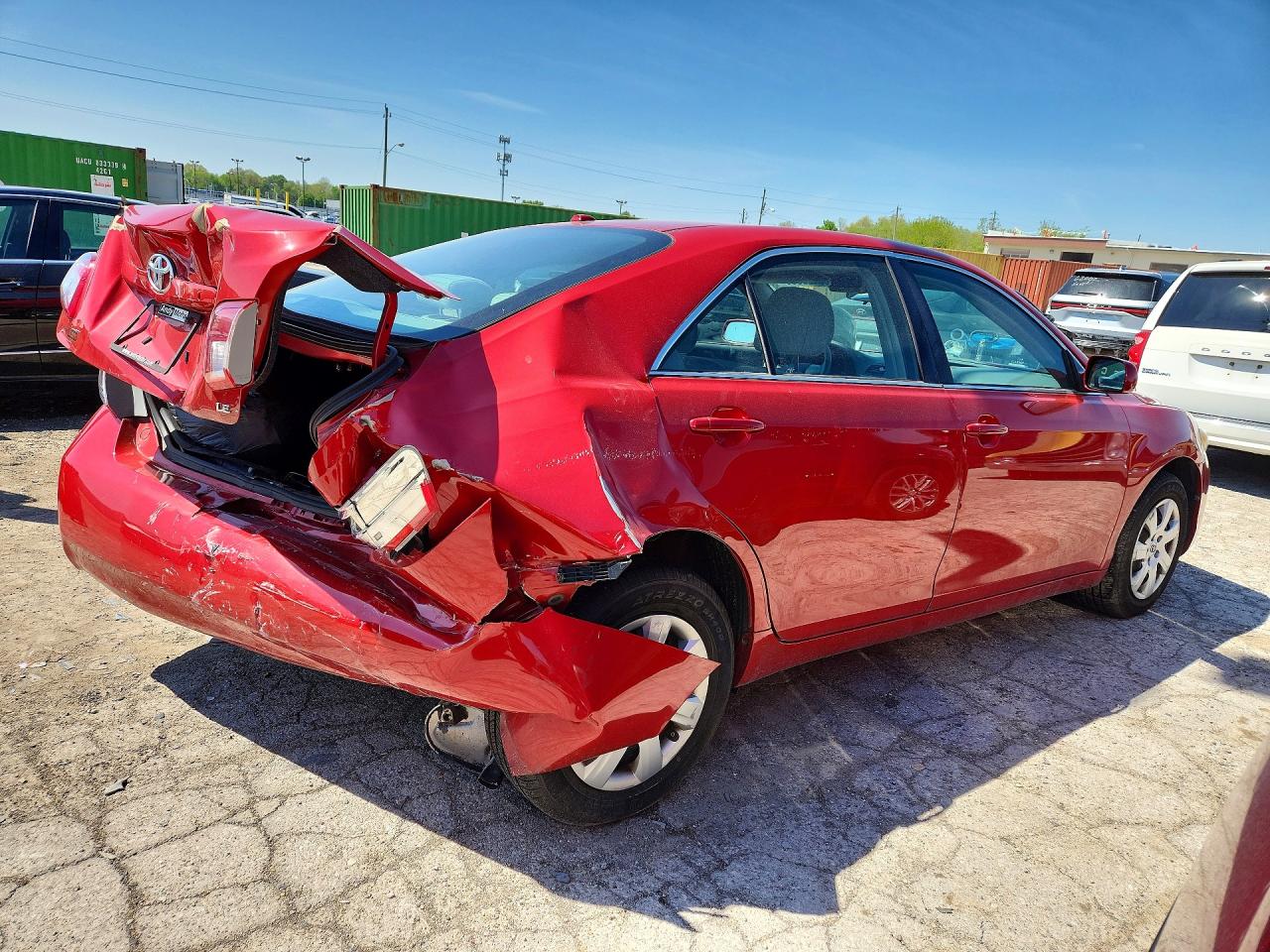 2011 TOYOTA CAMRY LE photo 5