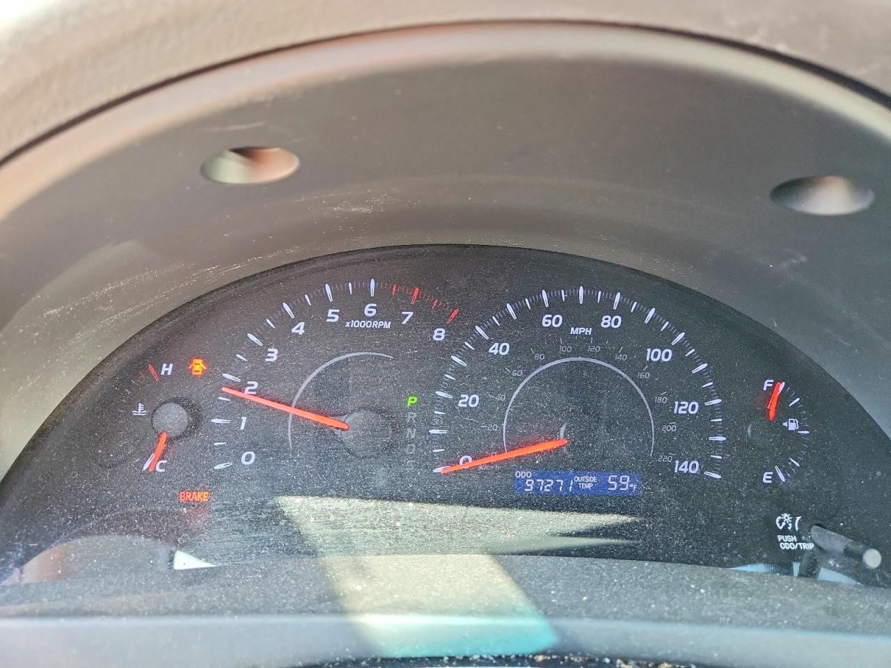 2011 TOYOTA CAMRY LE photo 17