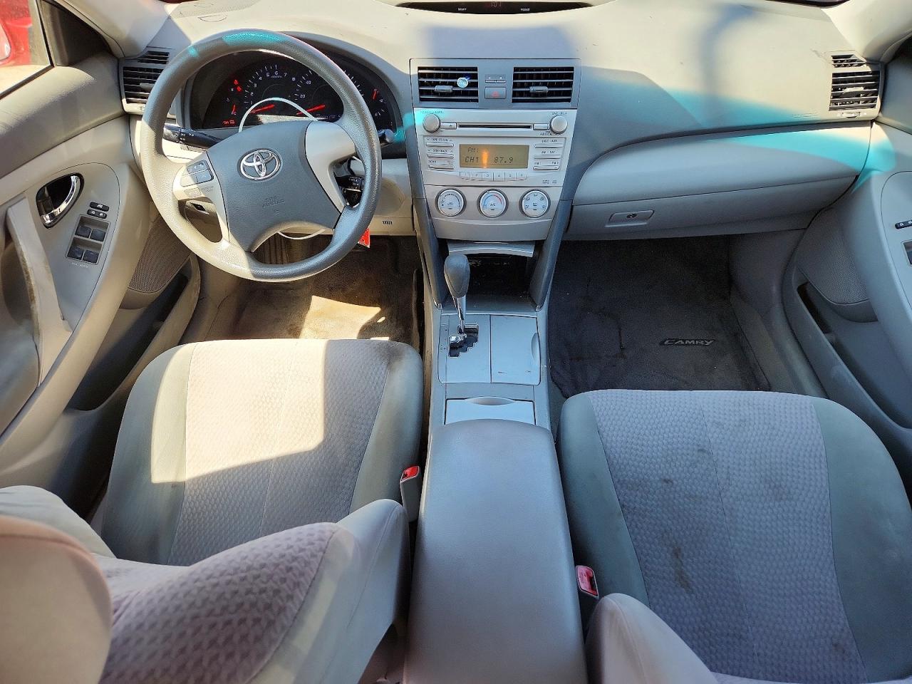 2011 TOYOTA CAMRY LE photo 15