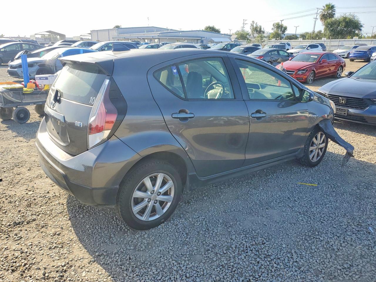 2017 TOYOTA PRIUS C ONE photo 7