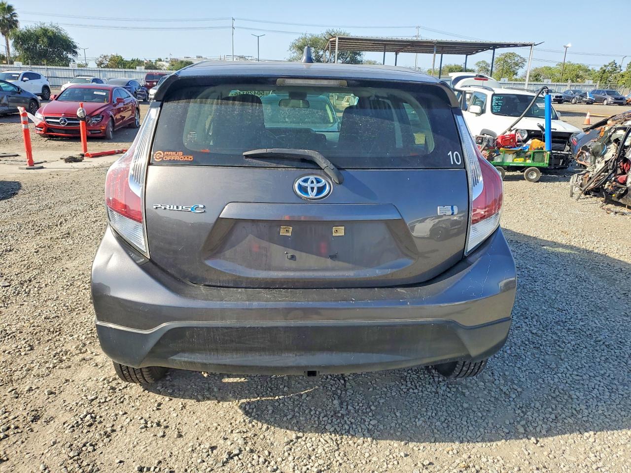 2017 TOYOTA PRIUS C ONE photo 16