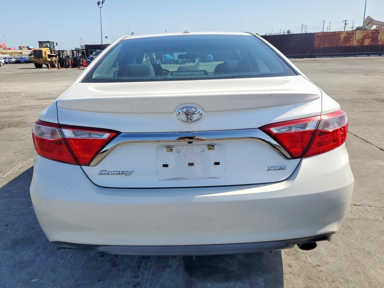 2016 TOYOTA CAMRY XSE photo 11