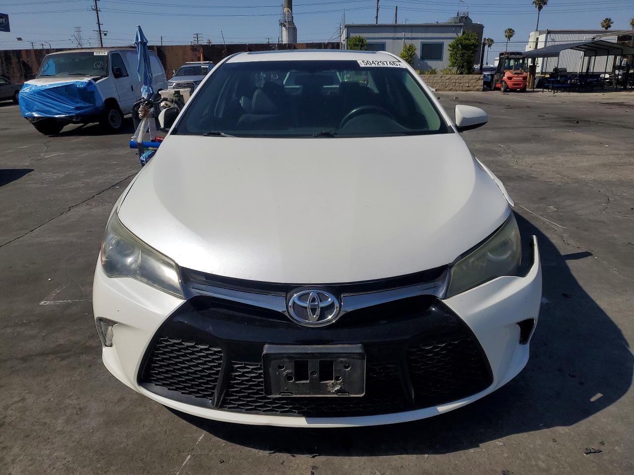 2016 TOYOTA CAMRY XSE photo 9
