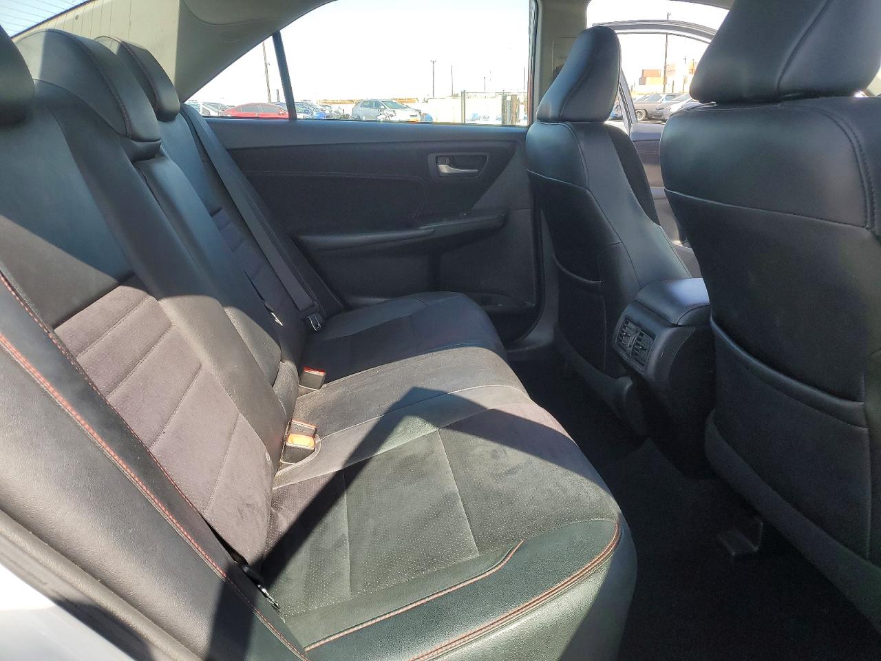 2016 TOYOTA CAMRY XSE photo 19