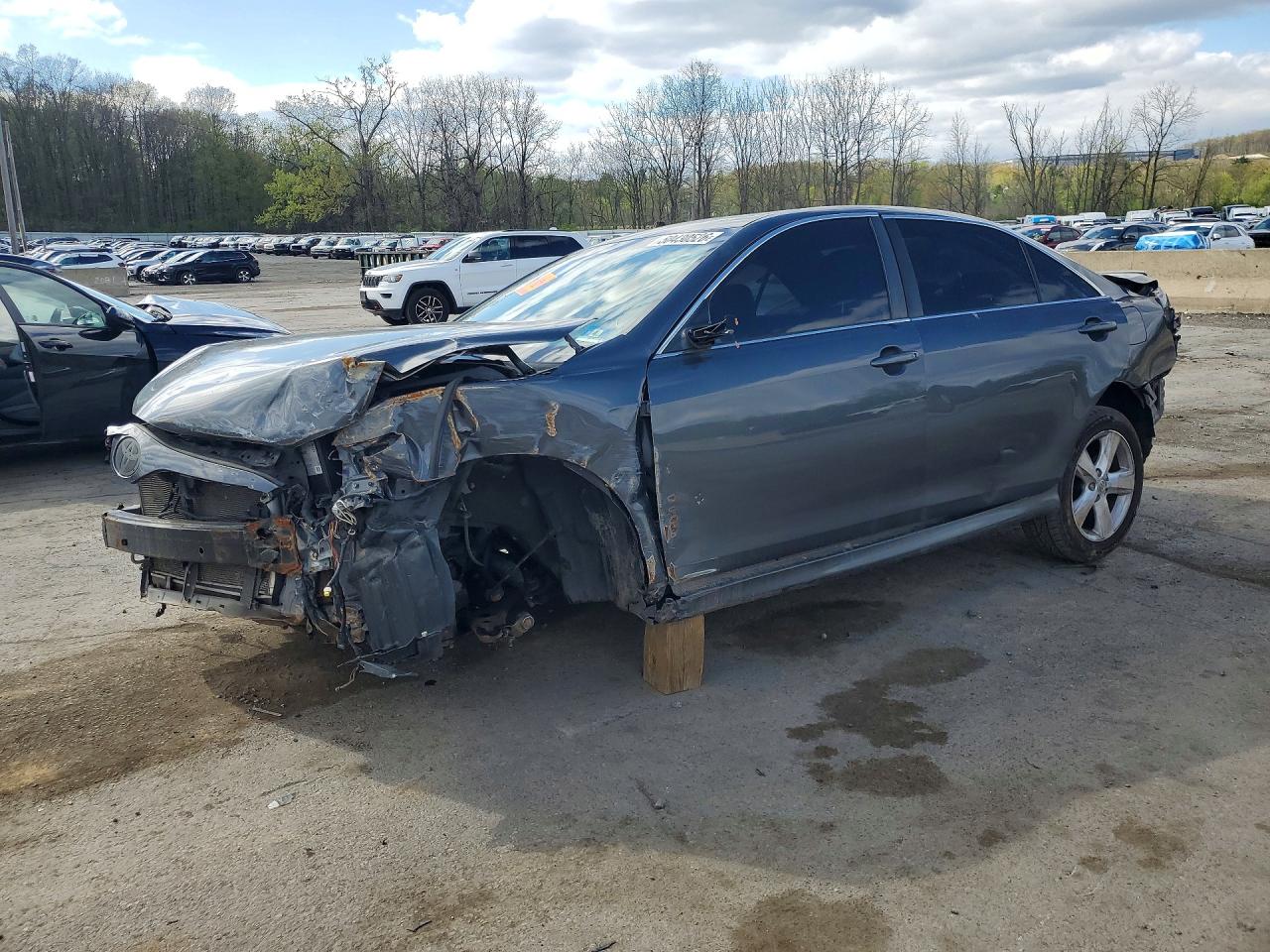 2011 TOYOTA CAMRY