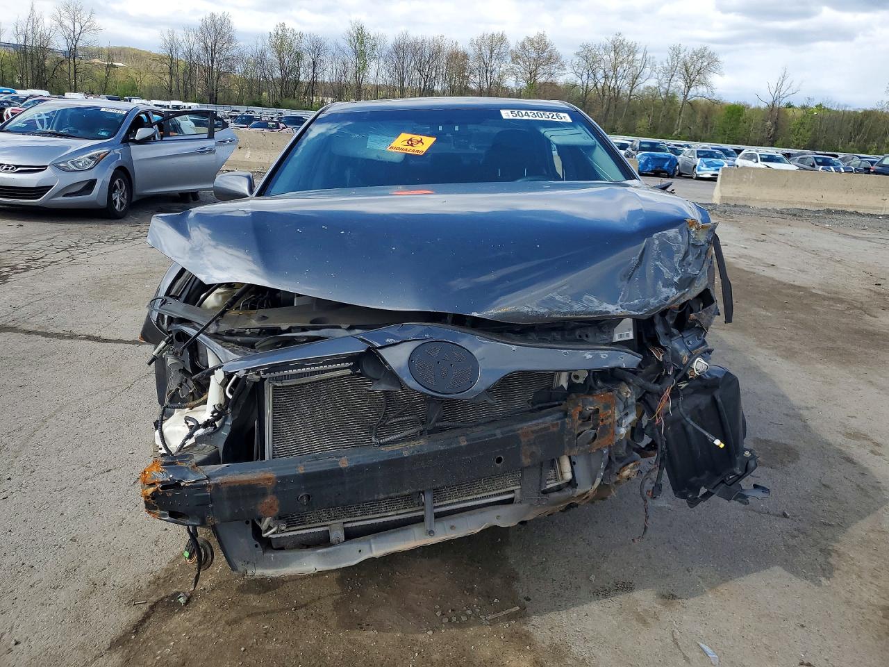 2011 TOYOTA CAMRY photo 9