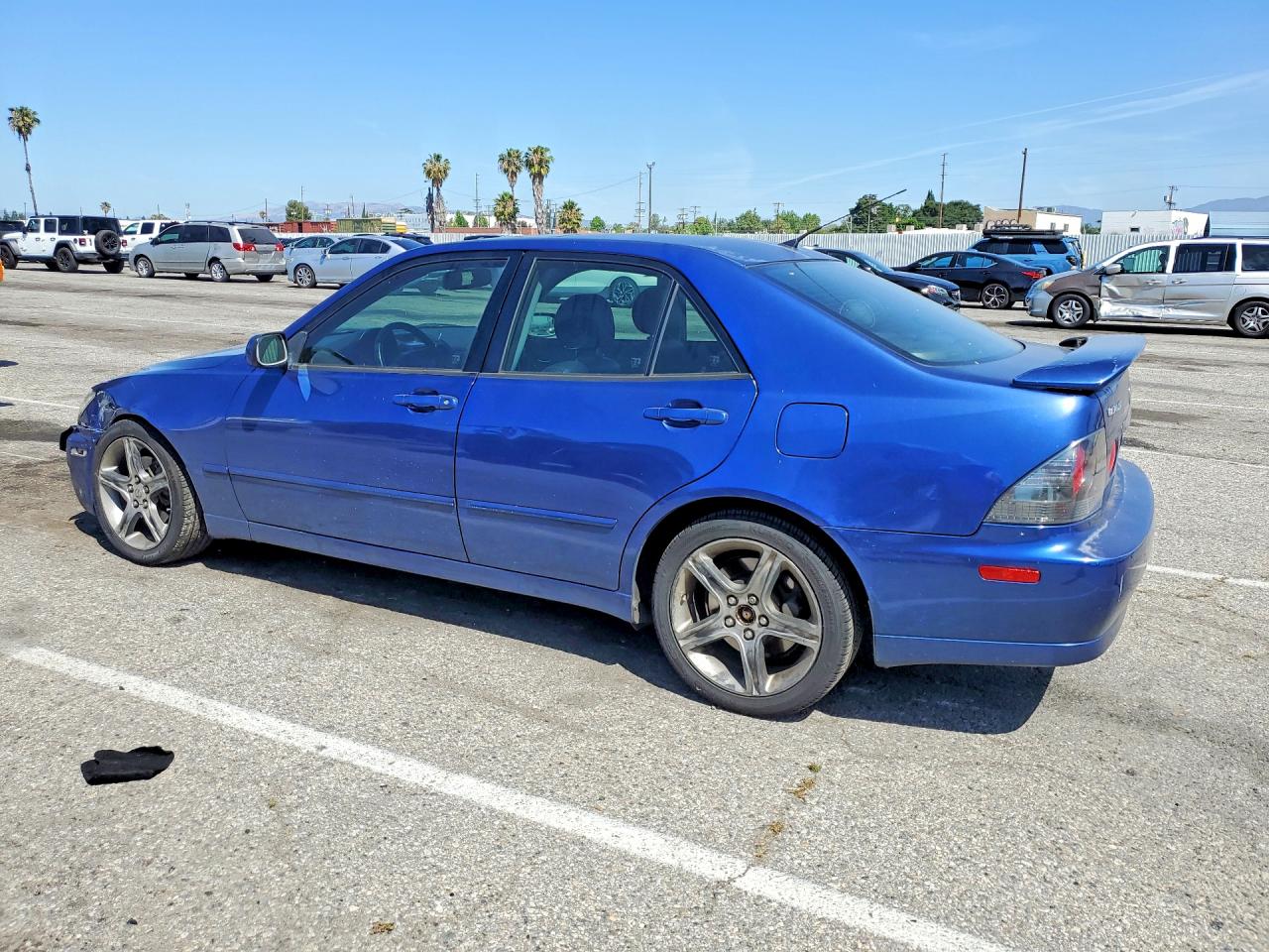 2003 LEXUS IS 300 photo 2