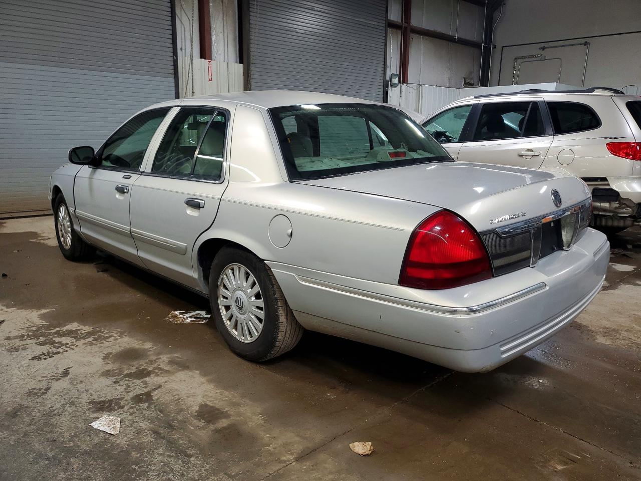 2008 MERCURY GRAND MARQUIS GS photo 3