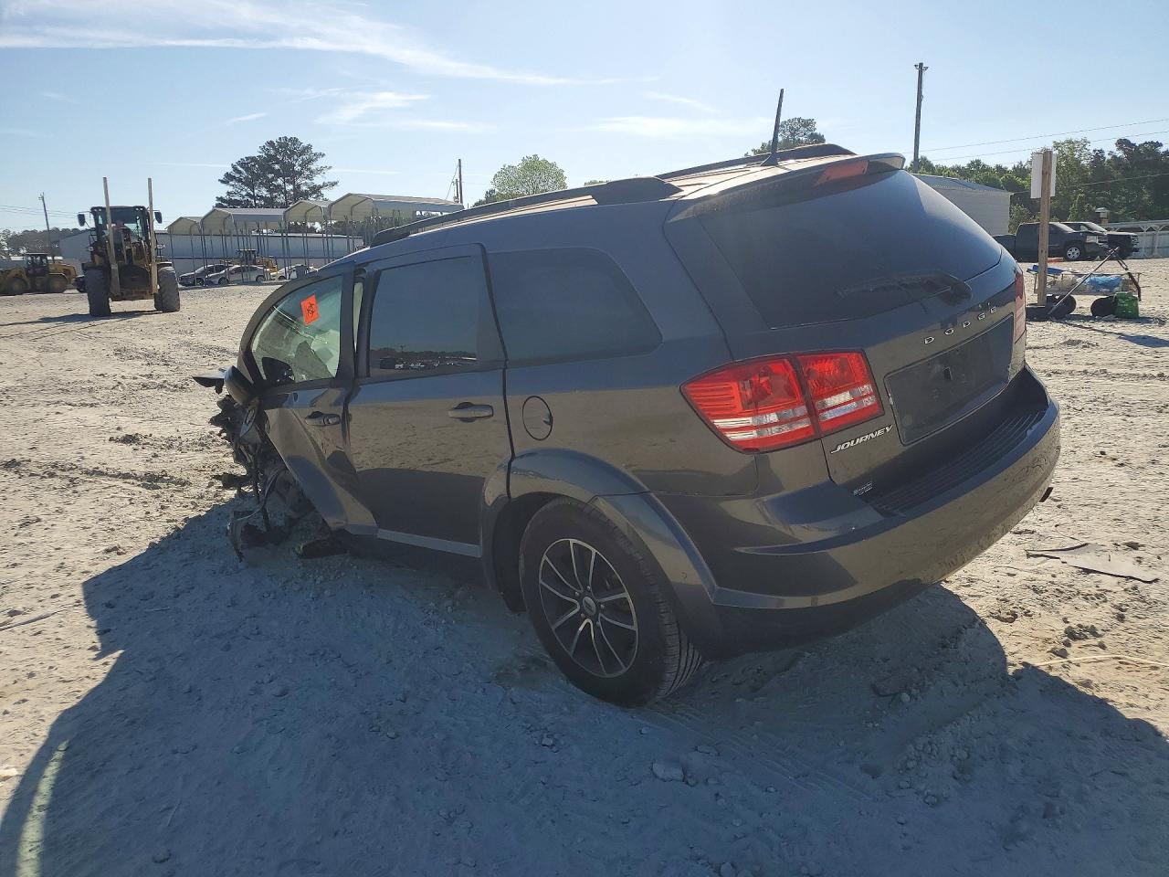 2018 DODGE JOURNEY SE photo 2