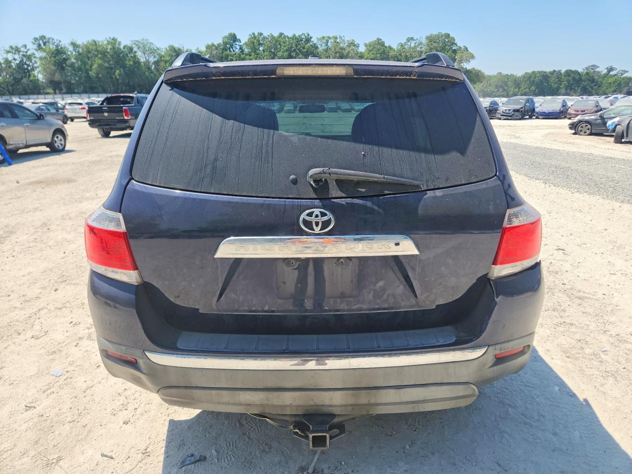 2012 TOYOTA HIGHLANDER SE photo 16