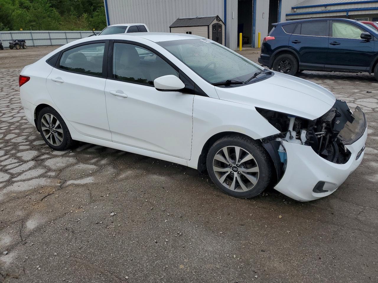 2017 HYUNDAI ACCENT SE photo 10