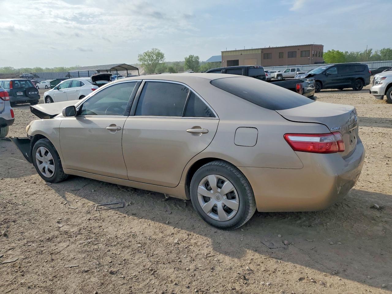 2007 TOYOTA CAMRY LE photo 2