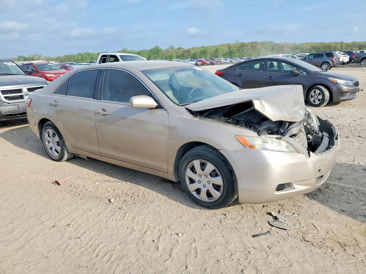 2007 TOYOTA CAMRY LE photo 4