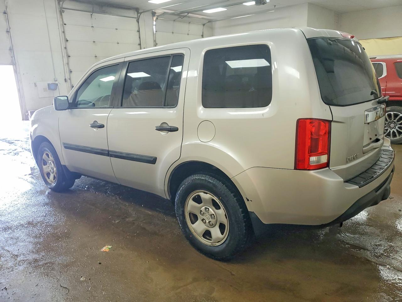 2013 HONDA PILOT LX photo 4