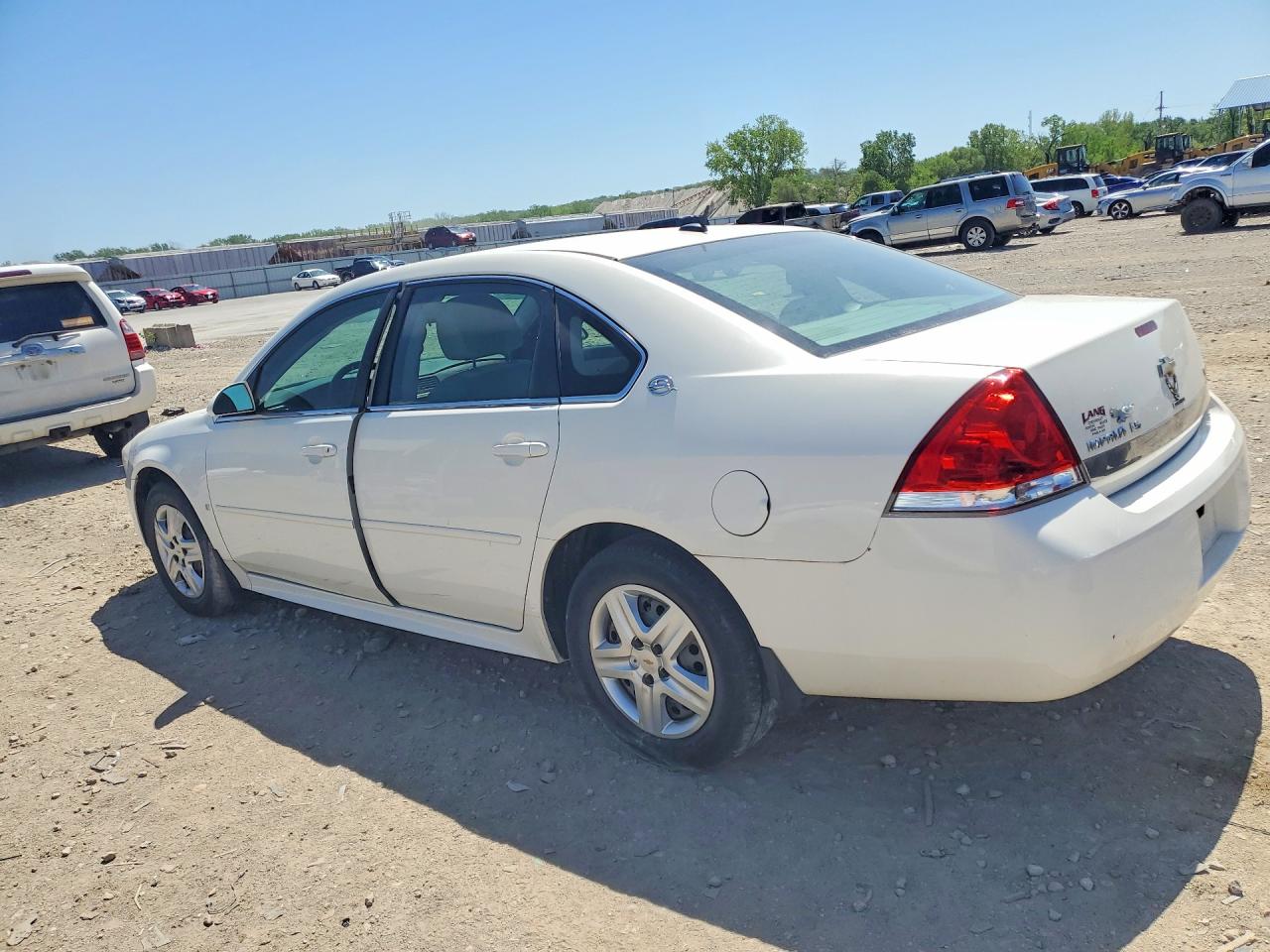 2009 CHEVROLET IMPALA LS photo 3