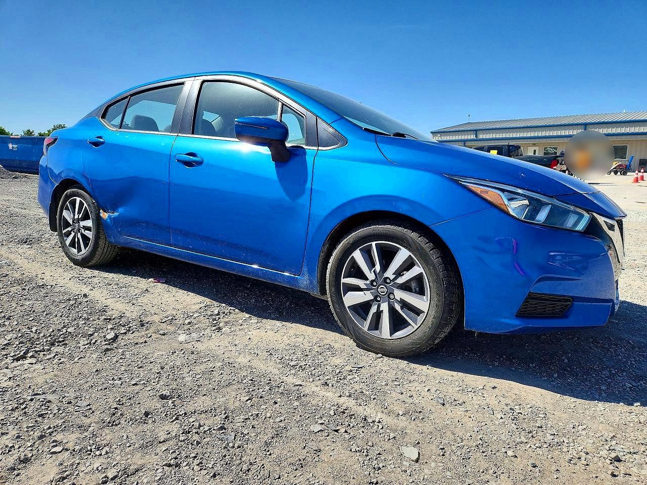 2020 NISSAN VERSA SV photo 4