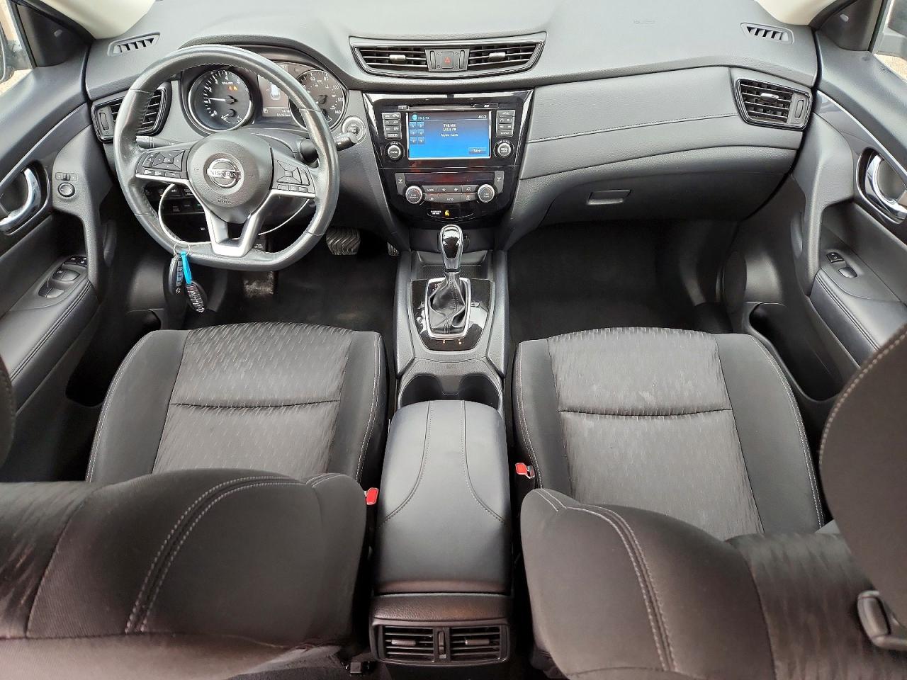 2017 NISSAN ROGUE SV photo 22