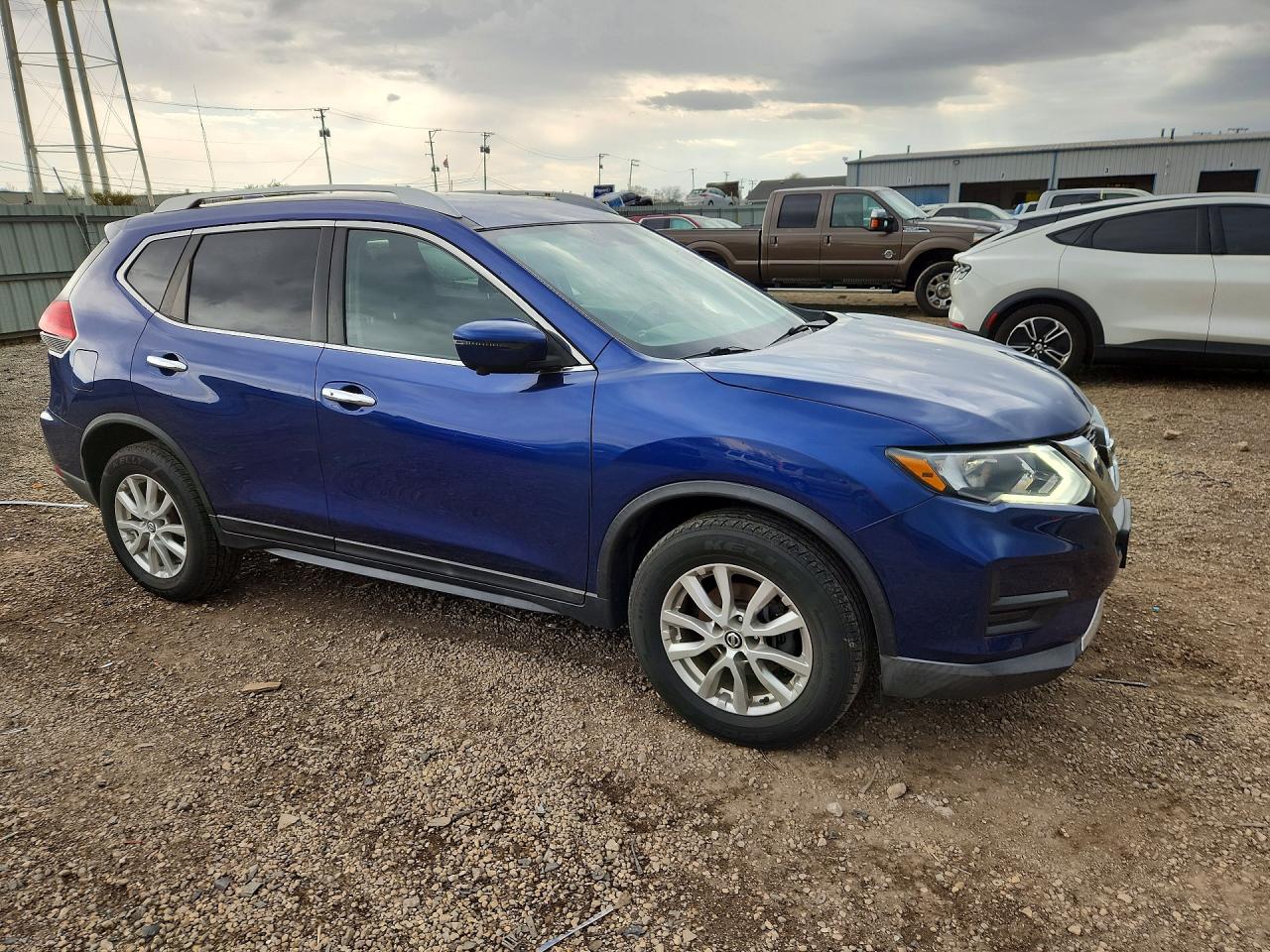 2017 NISSAN ROGUE SV photo 10