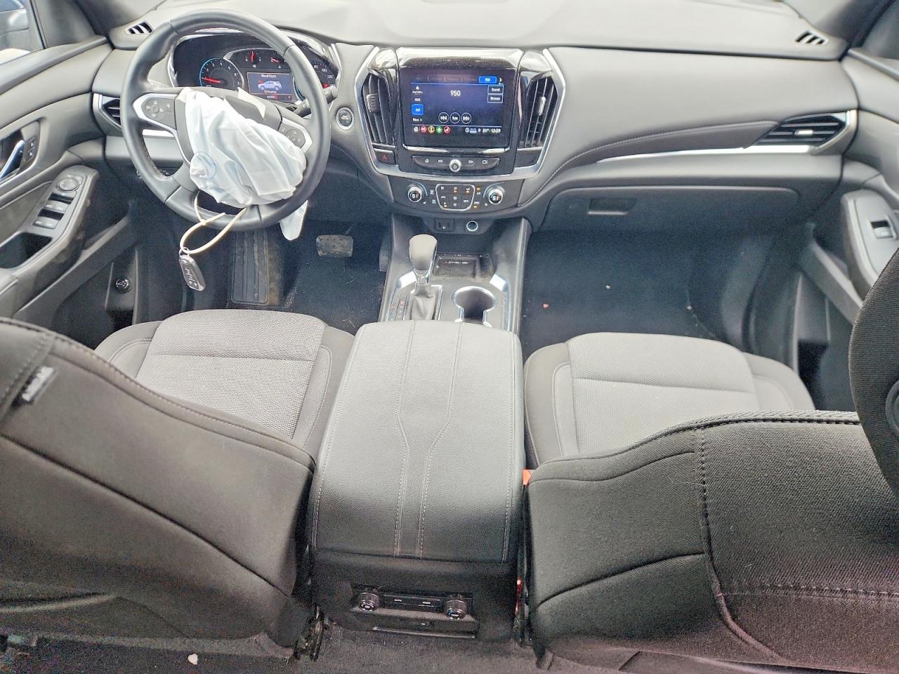 2023 CHEVROLET TRAVERSE LT photo 8