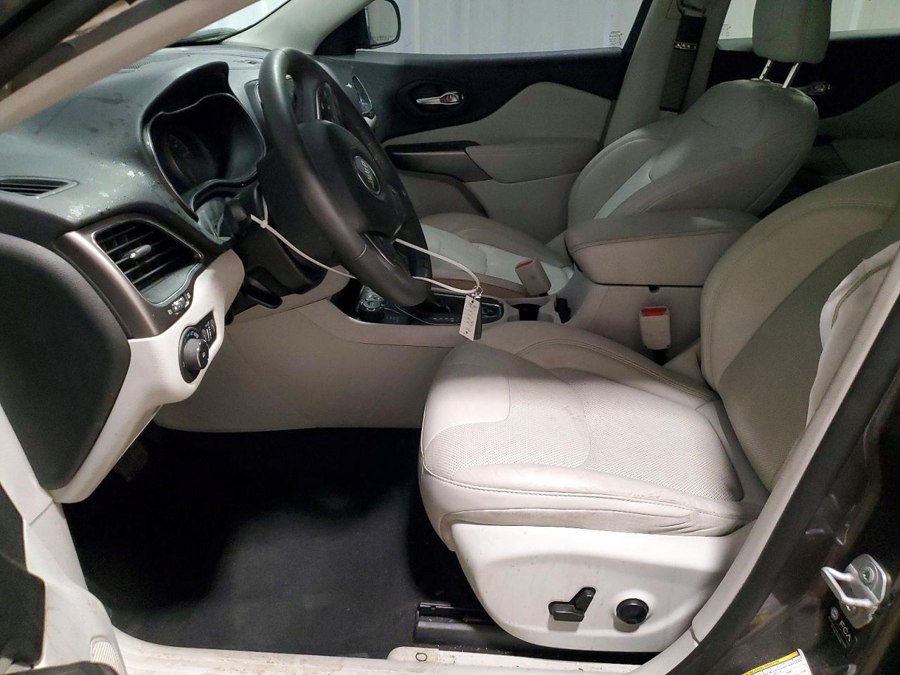 2021 JEEP CHEROKEE LATITUDE LUX photo 19