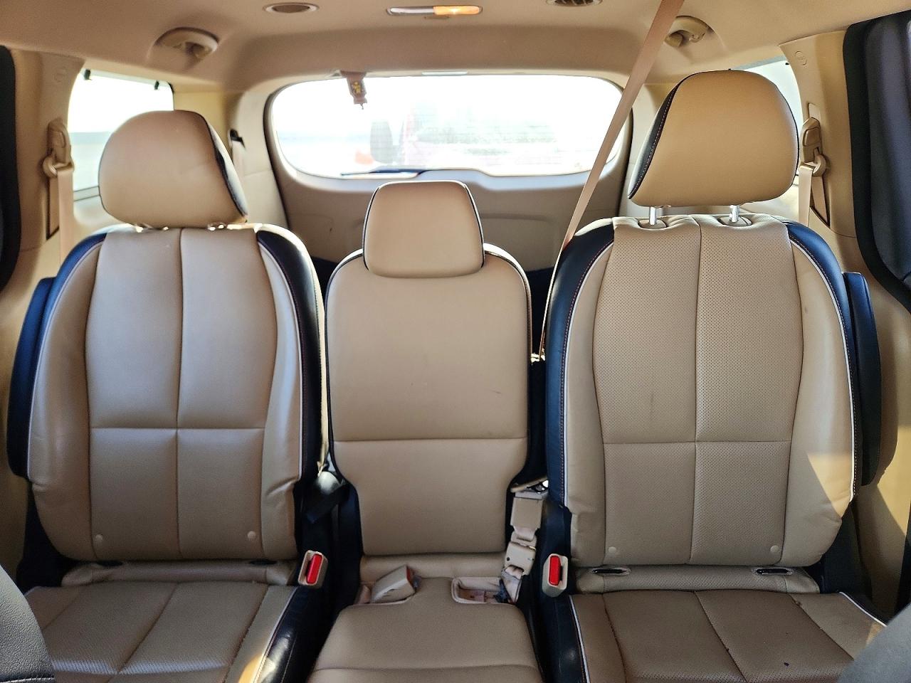2017 KIA SEDONA EX photo 28