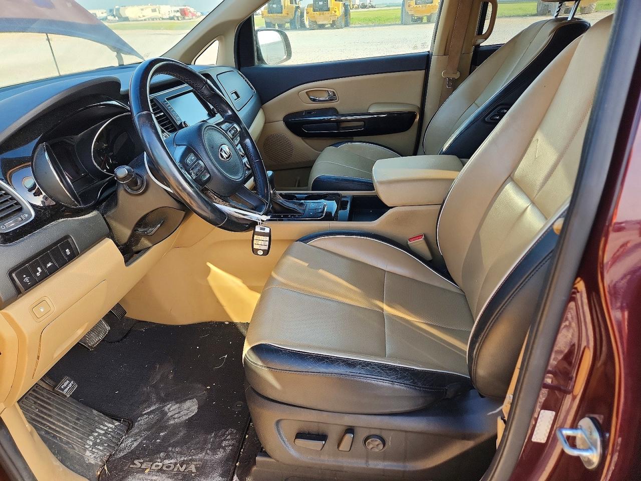 2017 KIA SEDONA EX photo 19