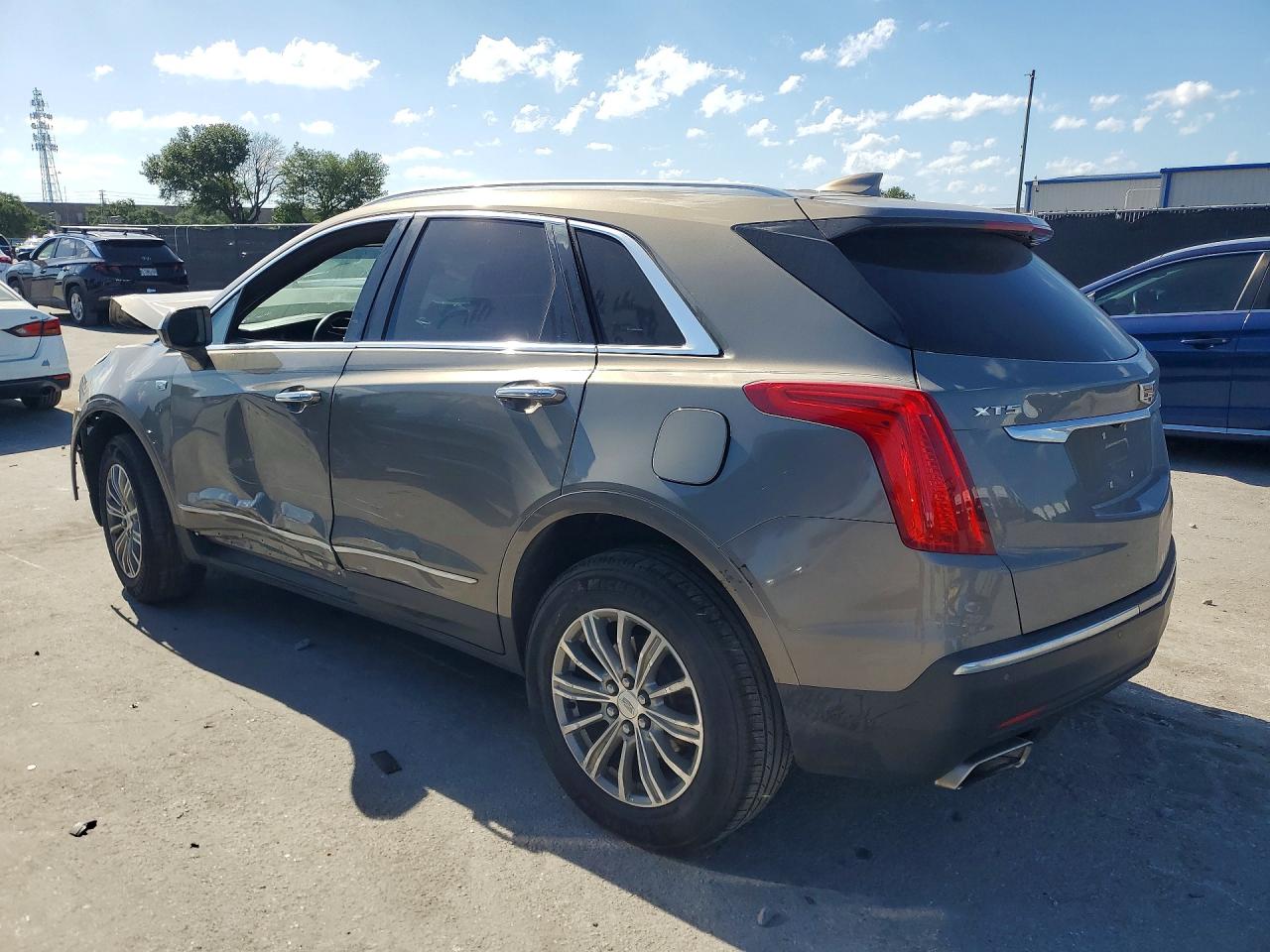 2018 CADILLAC XT5 photo 4
