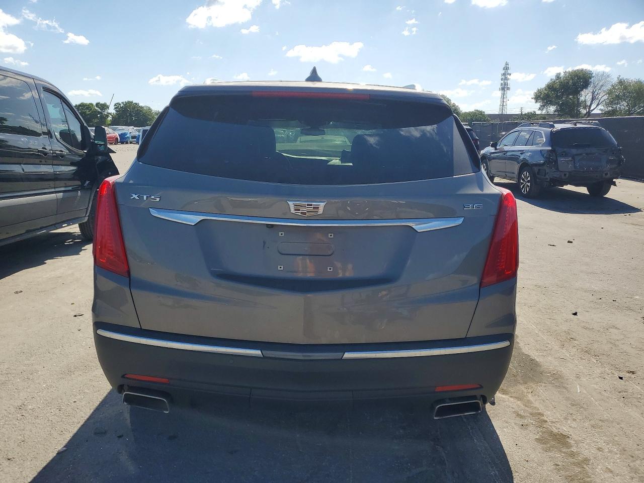 2018 CADILLAC XT5 photo 16