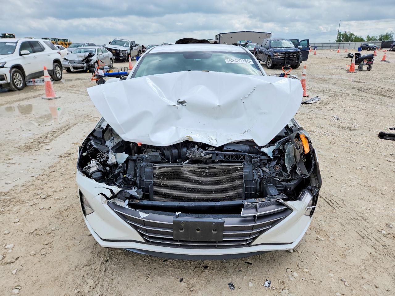 2019 HYUNDAI ELANTRA SE photo 9