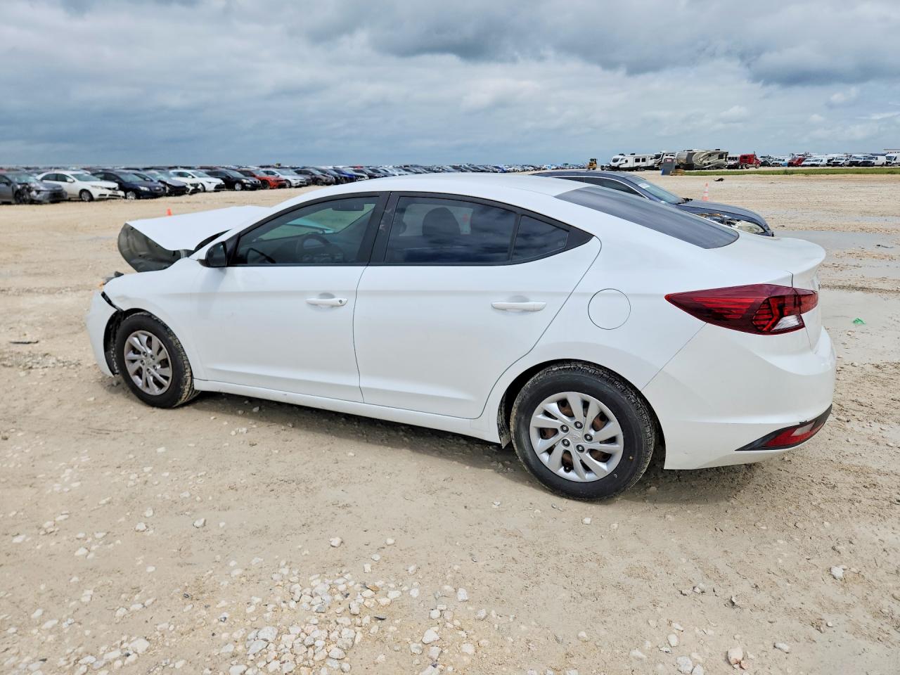 2019 HYUNDAI ELANTRA SE photo 3