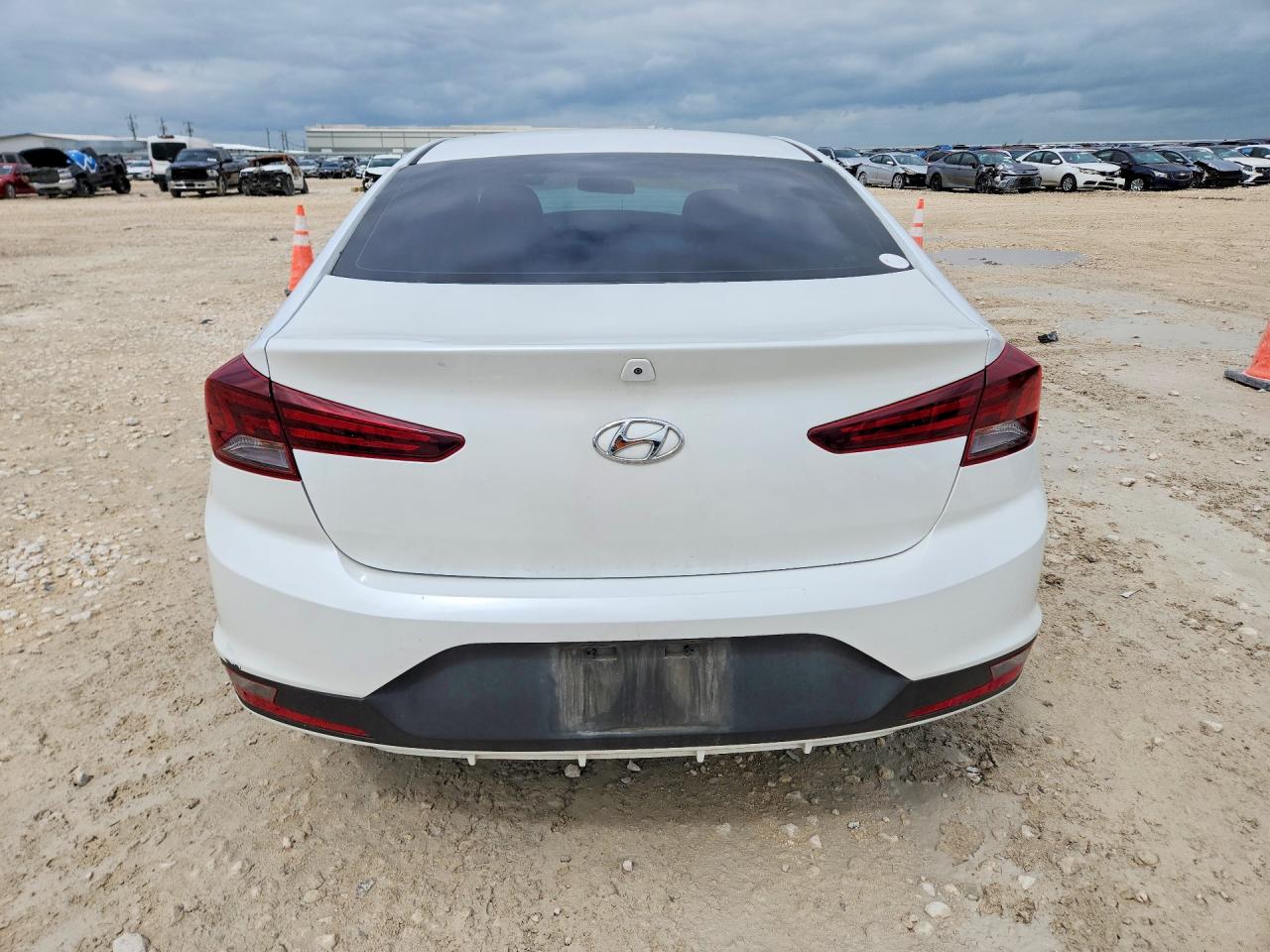 2019 HYUNDAI ELANTRA SE photo 11