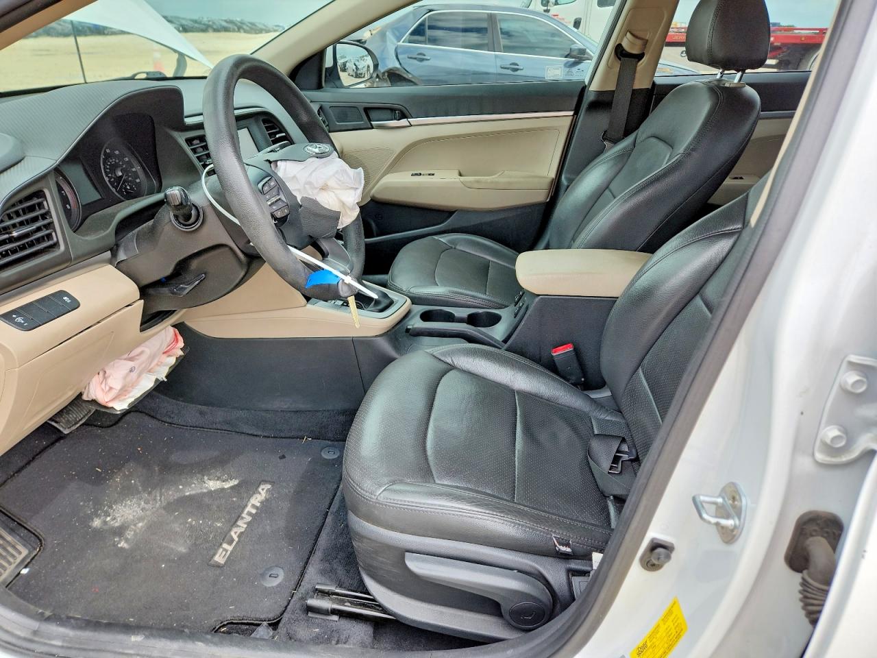 2019 HYUNDAI ELANTRA SE photo 13