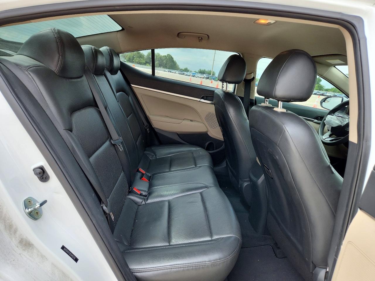 2019 HYUNDAI ELANTRA SE photo 19