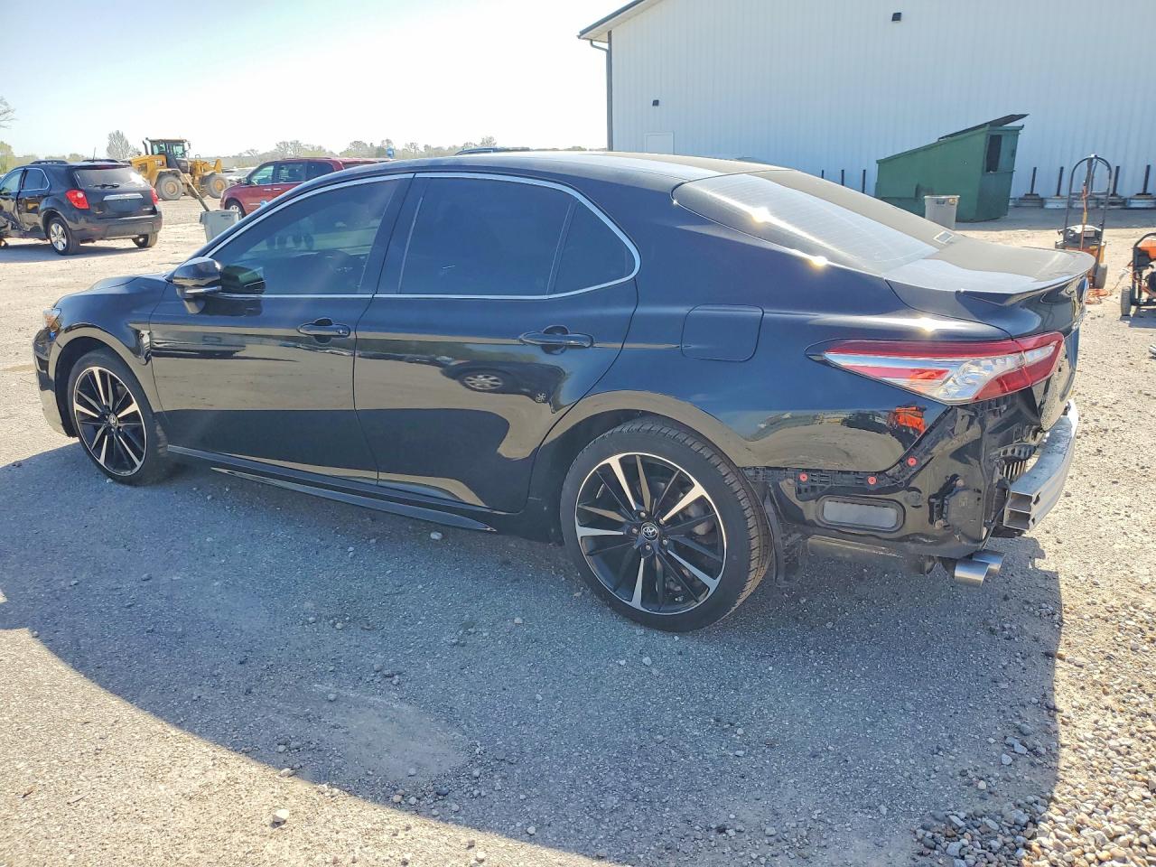2018 TOYOTA CAMRY XSE photo 3
