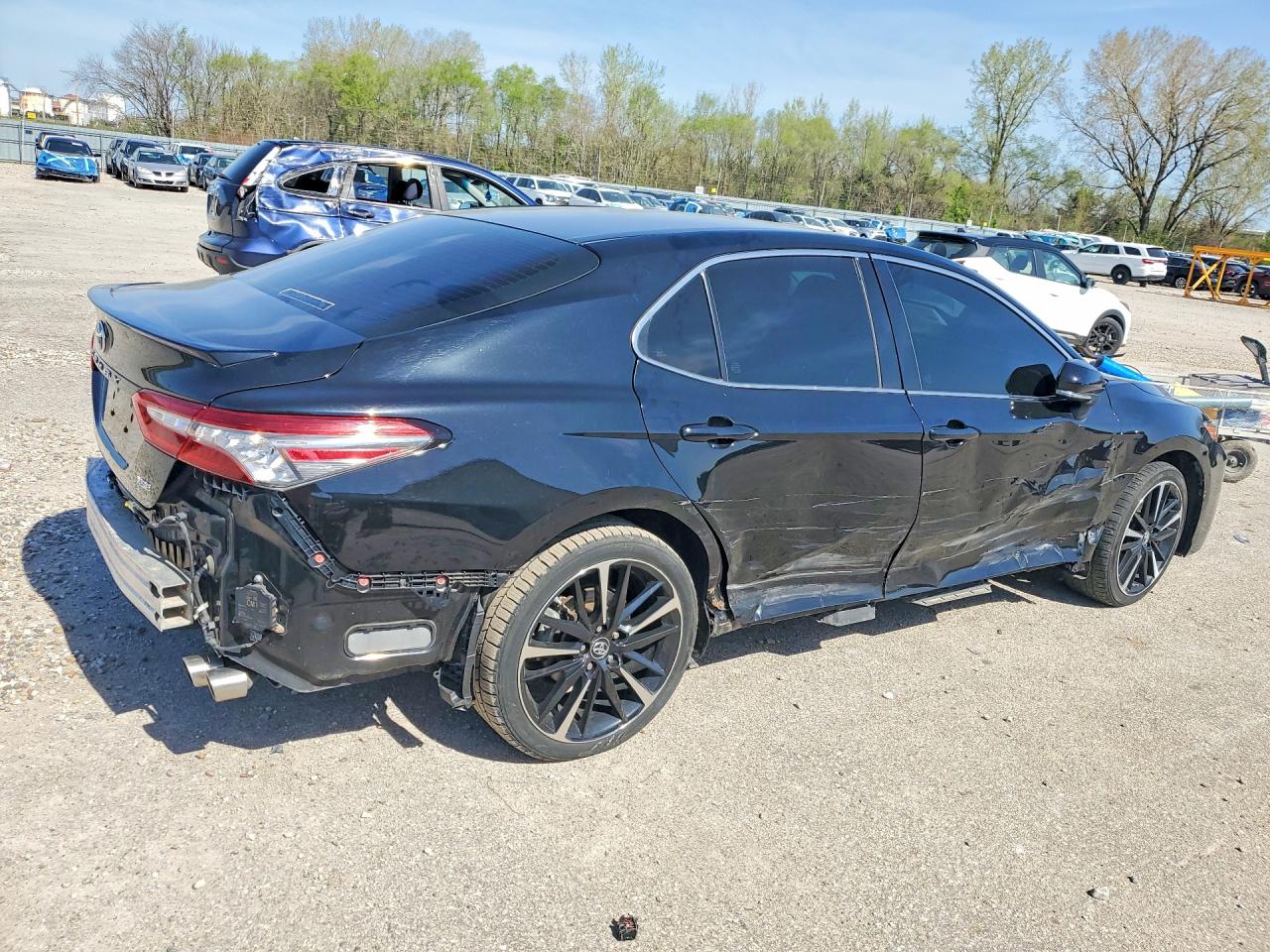 2018 TOYOTA CAMRY XSE photo 5
