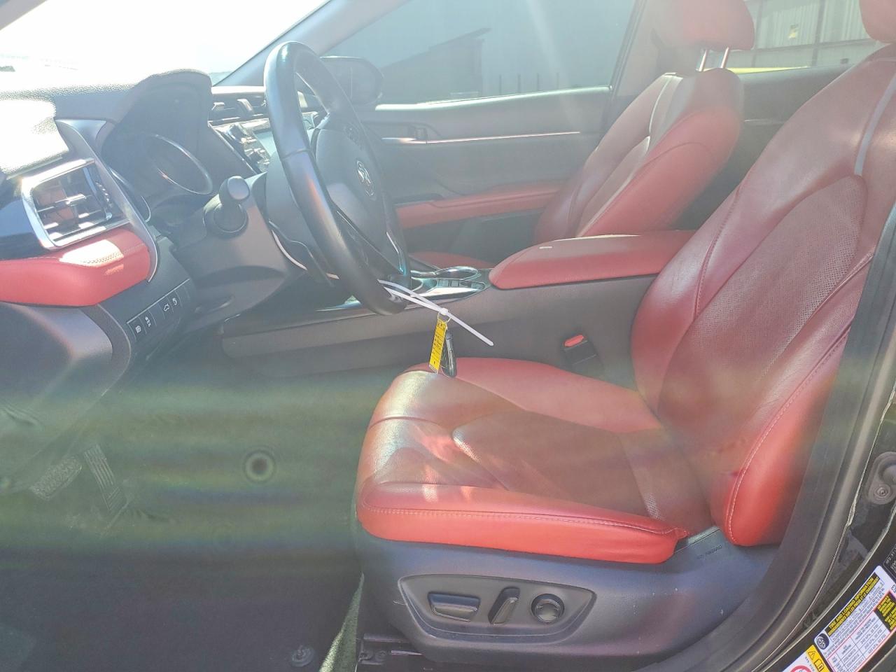2018 TOYOTA CAMRY XSE photo 13