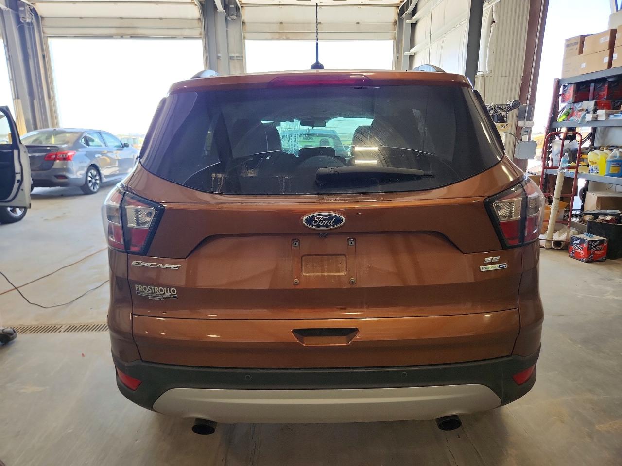 2017 FORD ESCAPE SE photo 11