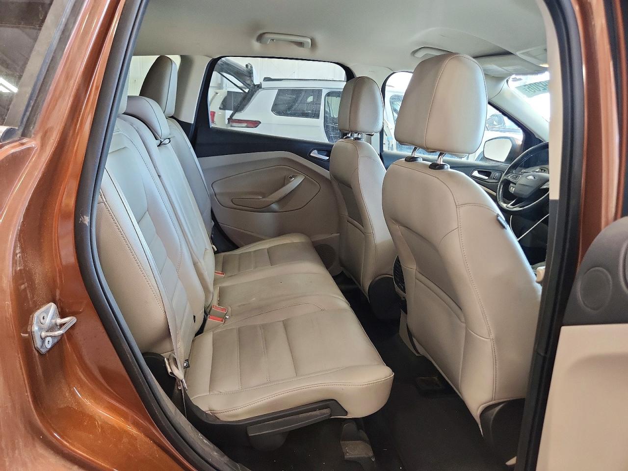 2017 FORD ESCAPE SE photo 21